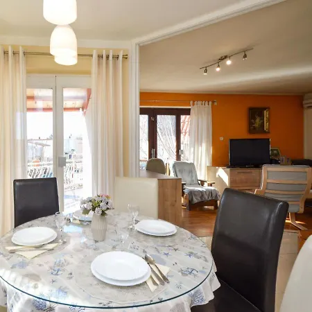 Sunce By Interhome Tribalj